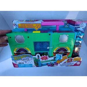 Hot Wheels Skate Boombox Skatepark